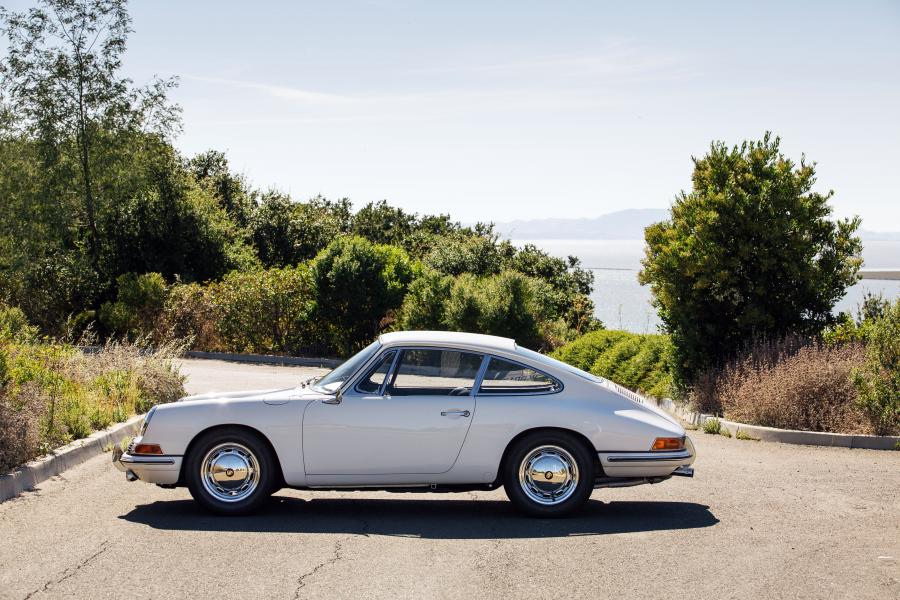  Porsche 911 2.0 Coupe 1965 года  (NA) (фото 17 из 33)